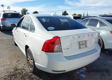 2009 Volvo S40 2.4I from USA, damaged, VIN YV1MS390592467166